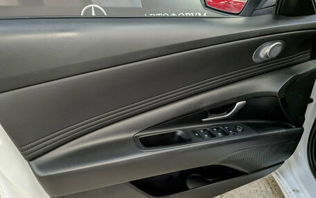 Hyundai Elantra, 2022 год, 1 999 000 рублей, 19 фотография