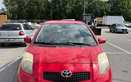 Toyota Yaris III рестайлинг, 2006 год, 525 000 рублей, 1 фотография