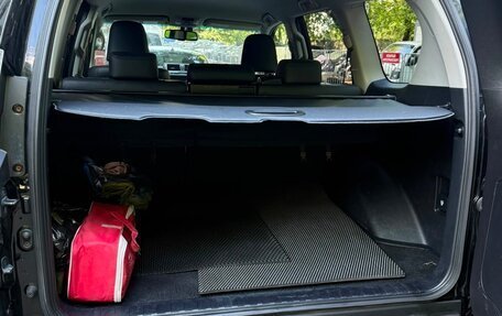 Toyota Land Cruiser Prado 150 рестайлинг 2, 2017 год, 4 500 000 рублей, 5 фотография