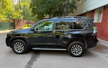Toyota Land Cruiser Prado 150 рестайлинг 2, 2017 год, 4 500 000 рублей, 14 фотография
