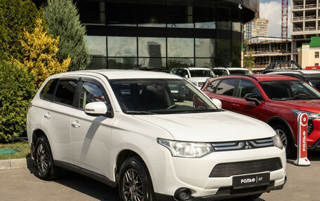 Mitsubishi Outlander III рестайлинг 3, 2013 год, 1 048 000 рублей, 2 фотография