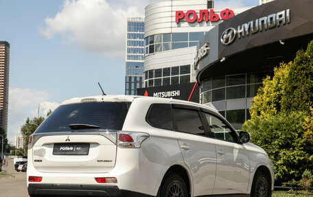 Mitsubishi Outlander III рестайлинг 3, 2013 год, 1 048 000 рублей, 4 фотография