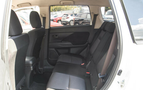 Mitsubishi Outlander III рестайлинг 3, 2013 год, 1 048 000 рублей, 9 фотография
