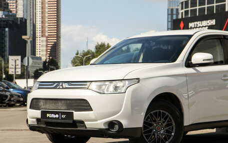 Mitsubishi Outlander III рестайлинг 3, 2013 год, 1 048 000 рублей, 17 фотография