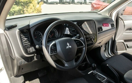 Mitsubishi Outlander III рестайлинг 3, 2013 год, 1 048 000 рублей, 15 фотография