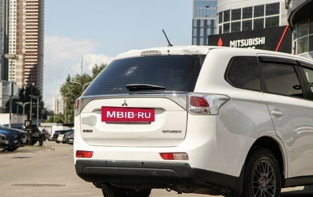 Mitsubishi Outlander III рестайлинг 3, 2013 год, 1 048 000 рублей, 19 фотография