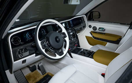Rolls-Royce Cullinan, 2026 год, 69 000 000 рублей, 17 фотография