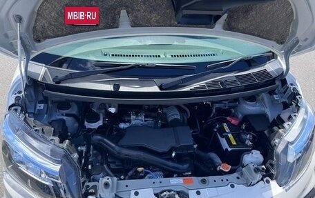 Toyota Roomy I, 2023 год, 690 000 рублей, 8 фотография