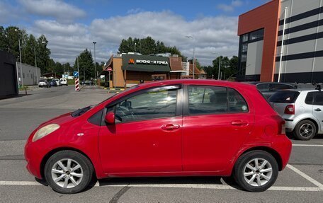 Toyota Yaris III рестайлинг, 2006 год, 525 000 рублей, 2 фотография