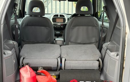 Toyota RAV4, 2000 год, 500 000 рублей, 24 фотография