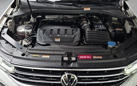 Volkswagen Tiguan II, 2021 год, 2 950 000 рублей, 5 фотография
