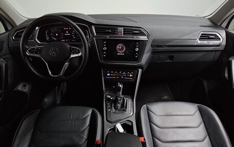 Volkswagen Tiguan II, 2021 год, 2 950 000 рублей, 19 фотография