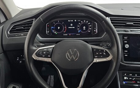 Volkswagen Tiguan II, 2021 год, 2 950 000 рублей, 23 фотография