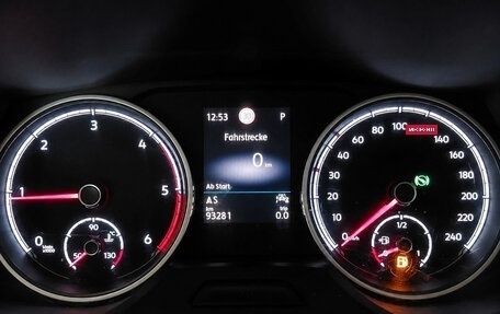 Volkswagen Multivan T6 рестайлинг, 2022 год, 5 077 000 рублей, 6 фотография
