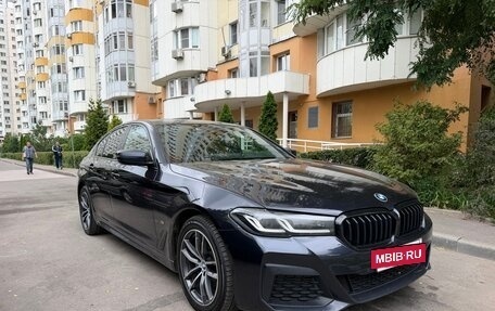 BMW 5 серия, 2021 год, 3 600 000 рублей, 3 фотография