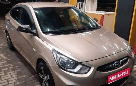 Hyundai Solaris II рестайлинг, 2014 год, 1 100 000 рублей, 1 фотография