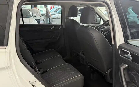 Volkswagen Tiguan II, 2023 год, 2 750 000 рублей, 7 фотография