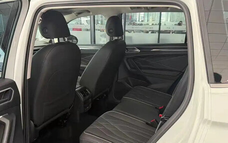 Volkswagen Tiguan II, 2023 год, 2 750 000 рублей, 6 фотография