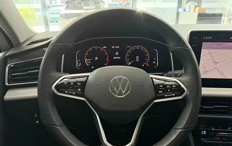 Volkswagen Tiguan II, 2023 год, 2 750 000 рублей, 10 фотография