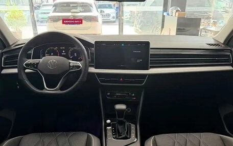Volkswagen Tiguan II, 2023 год, 2 750 000 рублей, 8 фотография