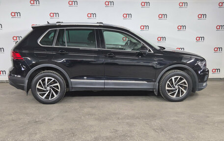 Volkswagen Tiguan II, 2018 год, 2 199 000 рублей, 8 фотография