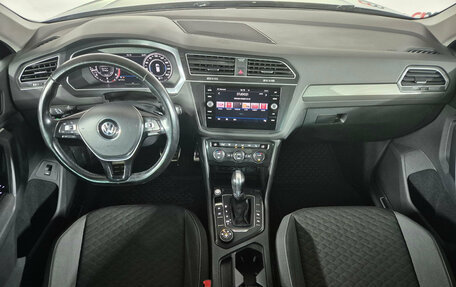 Volkswagen Tiguan II, 2018 год, 2 199 000 рублей, 9 фотография