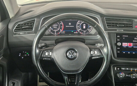 Volkswagen Tiguan II, 2018 год, 2 199 000 рублей, 11 фотография