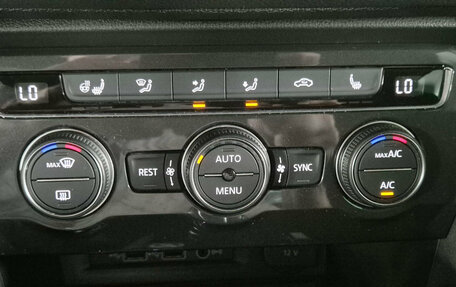 Volkswagen Tiguan II, 2018 год, 2 199 000 рублей, 16 фотография