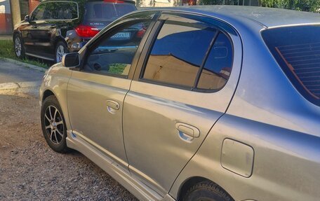 Toyota Platz, 2002 год, 395 000 рублей, 2 фотография