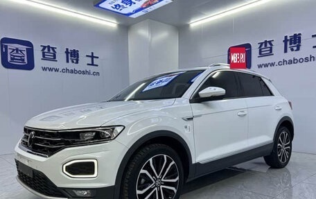 Volkswagen T-Roc I, 2022 год, 1 499 000 рублей, 1 фотография