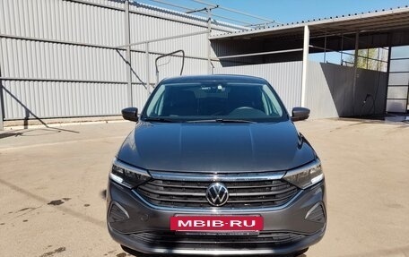 Volkswagen Polo VI (EU Market), 2021 год, 1 580 000 рублей, 2 фотография