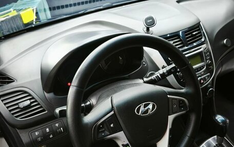 Hyundai Solaris II рестайлинг, 2013 год, 775 000 рублей, 5 фотография