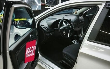 Hyundai Solaris II рестайлинг, 2013 год, 775 000 рублей, 2 фотография