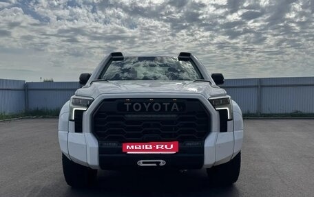 Toyota Tundra, 2023 год, 12 000 000 рублей, 2 фотография