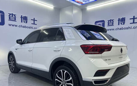 Volkswagen T-Roc I, 2022 год, 1 499 000 рублей, 4 фотография