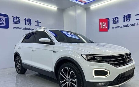 Volkswagen T-Roc I, 2022 год, 1 499 000 рублей, 3 фотография