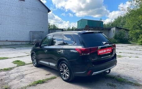 Mitsubishi Outlander III рестайлинг 3, 2015 год, 1 780 000 рублей, 5 фотография