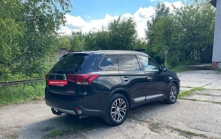 Mitsubishi Outlander III рестайлинг 3, 2015 год, 1 780 000 рублей, 3 фотография