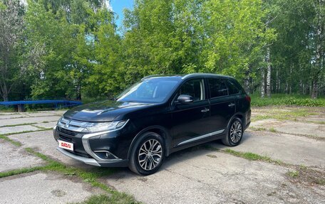 Mitsubishi Outlander III рестайлинг 3, 2015 год, 1 780 000 рублей, 6 фотография