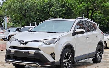 Toyota RAV4, 2019 год, 1 910 000 рублей, 1 фотография