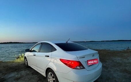 Hyundai Solaris II рестайлинг, 2013 год, 650 000 рублей, 1 фотография