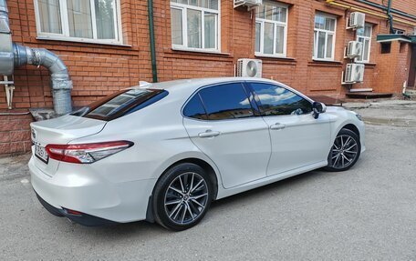 Toyota Camry, 2022 год, 2 700 000 рублей, 3 фотография