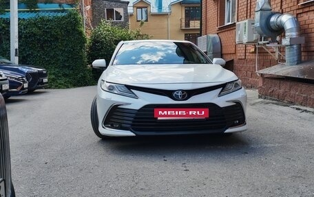 Toyota Camry, 2022 год, 2 700 000 рублей, 2 фотография