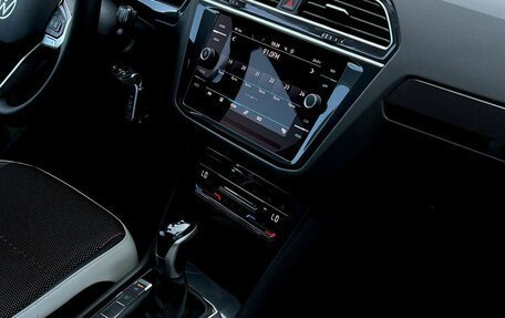 Volkswagen Tiguan II, 2022 год, 3 390 000 рублей, 30 фотография