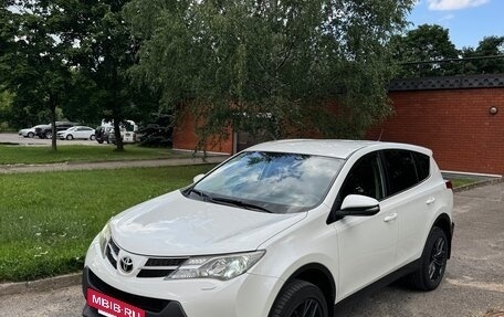 Toyota RAV4, 2014 год, 1 955 000 рублей, 2 фотография