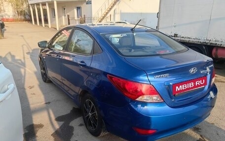 Hyundai Solaris II рестайлинг, 2011 год, 700 000 рублей, 3 фотография