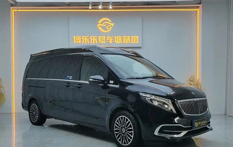 Mercedes-Benz V-Класс, 2024 год, 7 300 000 рублей, 3 фотография