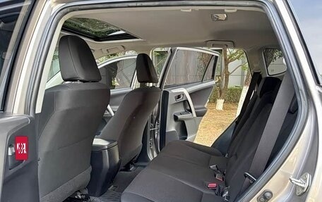 Toyota RAV4, 2018 год, 1 870 000 рублей, 9 фотография
