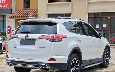 Toyota RAV4, 2019 год, 1 910 000 рублей, 5 фотография