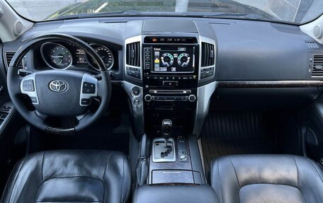 Toyota Land Cruiser 200, 2012 год, 4 090 000 рублей, 10 фотография